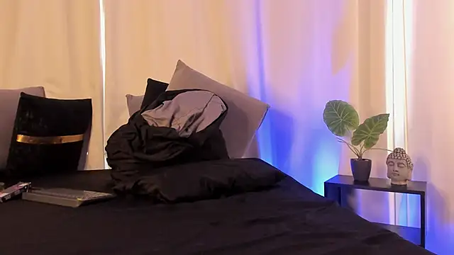 BambiiQueen online show from February 12, 9:11 pm