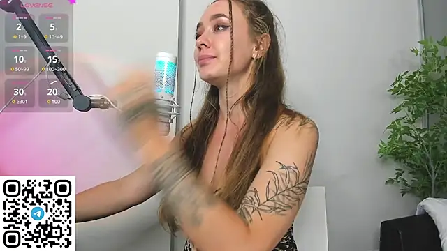 Snapshot of AngelPaull chatting on February 13, 10:22 pm AngelPaull online show from February 13, 10:22 pm