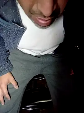 rodrig6987 1 online show from September 20, 2:23 am