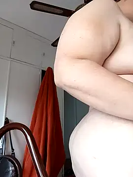 Snapshot of Sole_Love chatting on November 30, 5:28 pm Sole Love online show from November 30, 5:28 pm