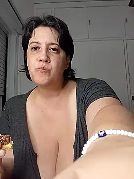 Snapshot of Sole_Love chatting on February 10, 2:04 am Sole Love online show from February 10, 2:04 am