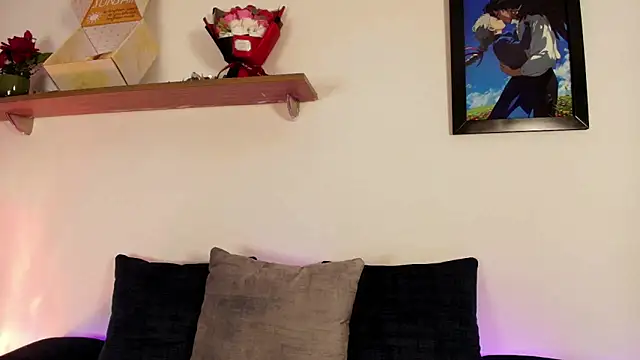 Snapshot of Elliee_ chatting on October 22, 12:27 pm Elliee online show from October 22, 12:27 pm