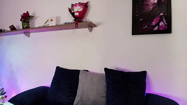 Snapshot of Elliee_ chatting on November 26, 11:44 am Elliee online show from November 26, 11:44 am