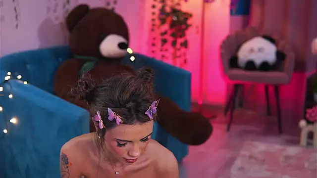 TheAyana online show from February 26, 4:24 pm