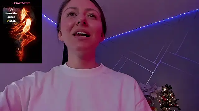 Snapshot of Ich_Bin_Julia chatting on December 18, 5:10 pm Ich Bin Julia online show from December 18, 5:10 pm