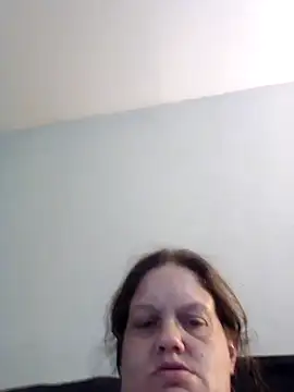 Earlybirdgetsworm online show from October 16, 10:38 am