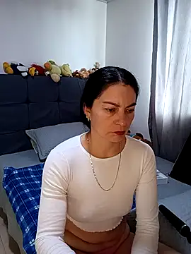 renata hot1 online show from April 4, 4:48 pm