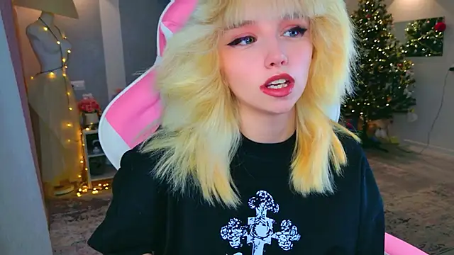 b4by LoL1 online show from January 17, 12:21 pm