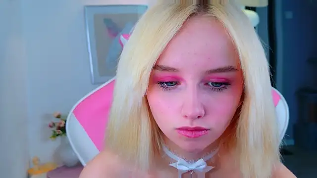 b4by LoL1 online show from April 16, 6:47 am