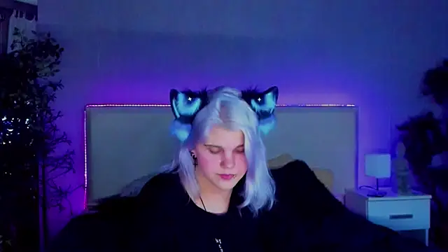 Snapshot of JoannLowe chatting on January 30, 12:18 am JoannLowe online show from January 30, 12:18 am