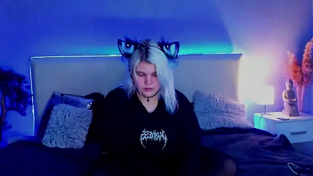 Snapshot of JoannLowe chatting on March 14, 9:00 pm JoannLowe online show from March 14, 9:00 pm