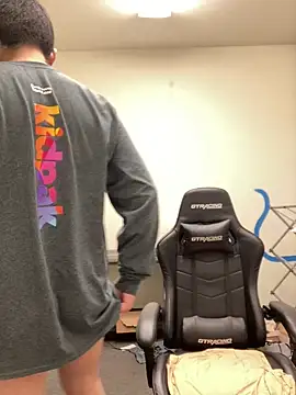 Snapshot of MiamiBang chatting on February 21, 8:07 am MiamiBang online show from February 21, 8:07 am