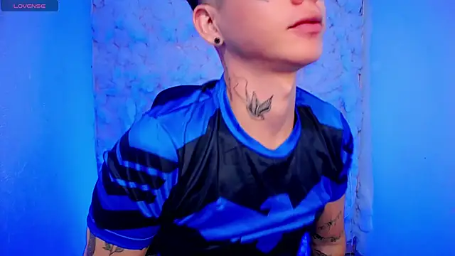 Snapshot of Tayson_Rivers chatting on October 31, 12:50 pm Tayson Rivers online show from October 31, 12:50 pm