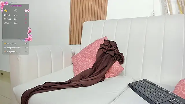 malak nanyy online show from March 8, 5:59 am