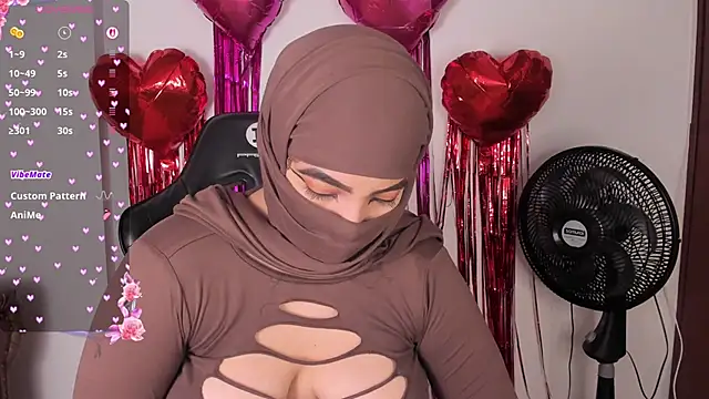 malak nanyy online show from February 15, 11:30 am