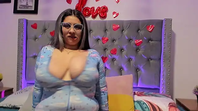 Snapshot of Melinda_bob chatting on February 8, 2:47 am Melinda bob online show from February 8, 2:47 am