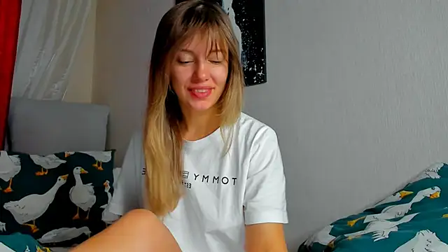 foxy blond online show from November 3, 12:13 am