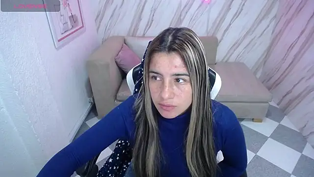 Snapshot of Valerie_b chatting on January 16, 3:02 am Valerie b online show from January 16, 3:02 am