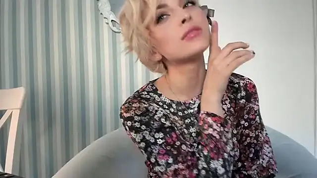 SakuFox online show from March 13, 7:50 pm