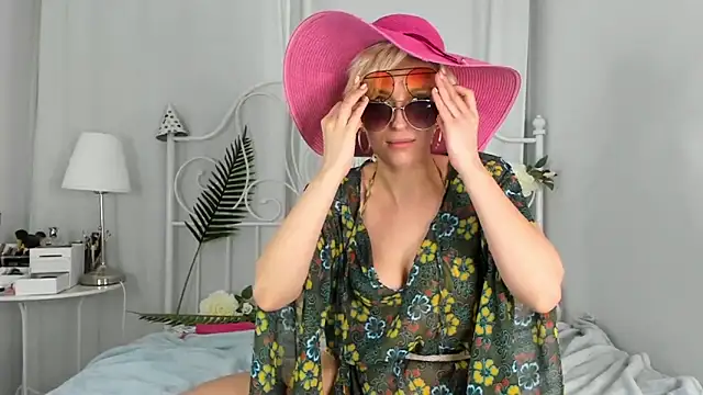 SakuFox online show from November 10, 10:20 pm