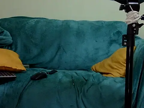 Snapshot of Squirt_ass_queen chatting on March 21, 3:22 am Squirt ass queen online show from March 21, 3:22 am