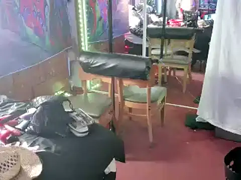 Snapshot of KRYZTALYNXXX chatting on January 1, 8:58 pm KRYZTALYNXXX online show from January 1, 8:58 pm