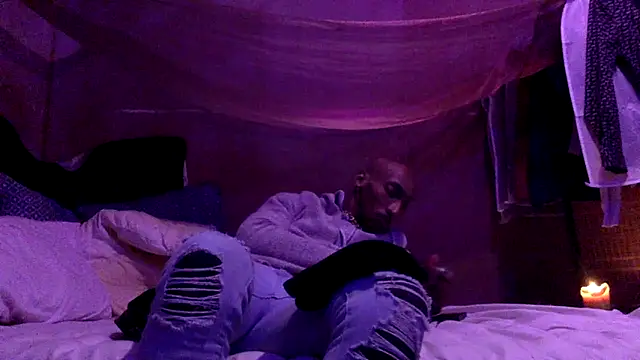 Snapshot of JdLove1 chatting on March 5, 7:05 am JdLove1 online show from March 5, 7:05 am