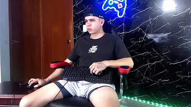 maty hardx online show from December 4, 3:10 pm