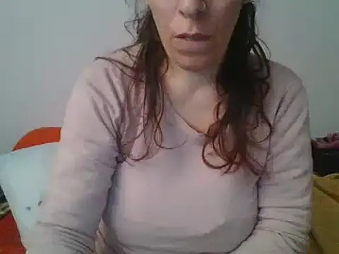 Snapshot of hairygirl80 chatting on December 11, 1:06 pm hairygirl80 online show from December 11, 1:06 pm