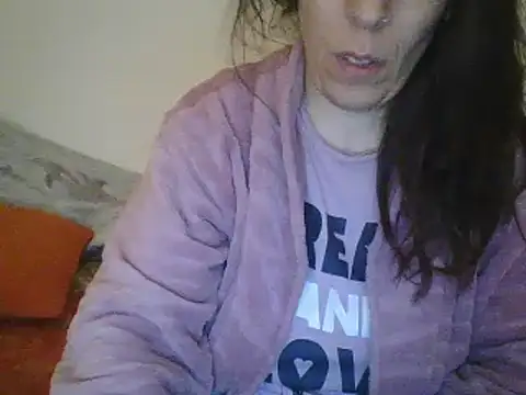 Snapshot of hairygirl80 chatting on December 27, 10:05 pm hairygirl80 online show from December 27, 10:05 pm