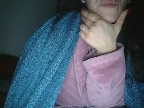 Snapshot of hairygirl80 chatting on January 5, 6:13 am hairygirl80 online show from January 5, 6:13 am