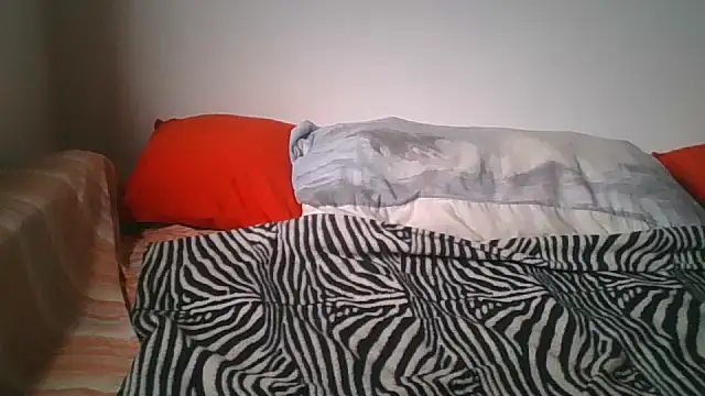 Snapshot of hairygirl80 chatting on September 16, 7:53 am hairygirl80 online show from September 16, 7:53 am