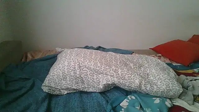 Snapshot of hairygirl80 chatting on October 17, 11:35 am hairygirl80 online show from October 17, 11:35 am