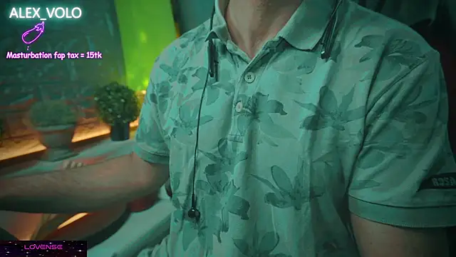 Snapshot of alex-volo chatting on January 25, 2:36 pm alex-volo online show from January 25, 2:36 pm