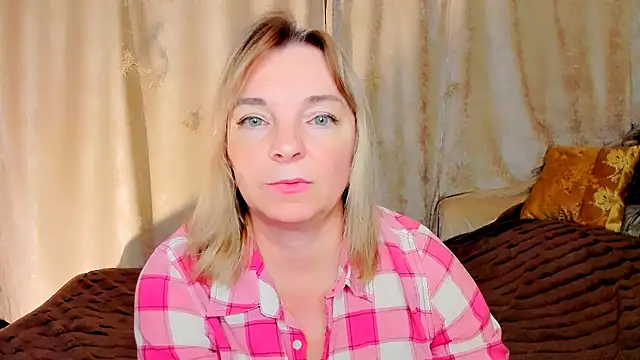 Snapshot of Regina__blue chatting on October 27, 3:16 pm Regina blue online show from October 27, 3:16 pm