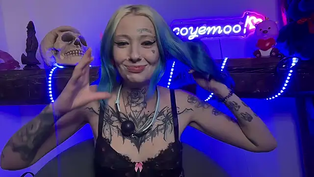 Snapshot of coyemoo chatting on February 20, 12:19 am coyemoo online show from February 20, 12:19 am