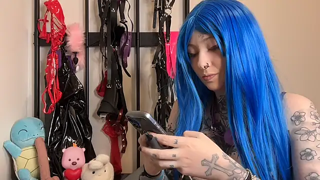 coyemoo online show from April 24, 8:00 pm