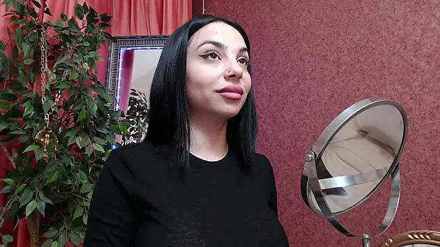 MissJuliax online show from December 17, 7:25 am