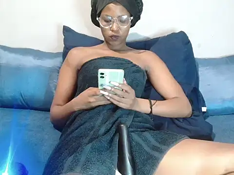 Snapshot of DarkDivva24 chatting on December 17, 11:38 pm DarkDivva24 online show from December 17, 11:38 pm