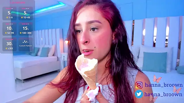 Snapshot of hannaa_brown chatting on December 23, 5:22 pm hannaa brown online show from December 23, 5:22 pm