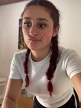 Snapshot of hannaa_brown chatting on January 31, 8:33 pm hannaa brown online show from January 31, 8:33 pm