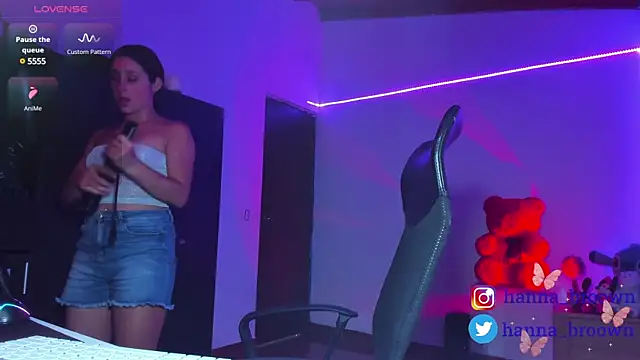 Snapshot of hannaa_brown chatting on February 18, 10:25 pm hannaa brown online show from February 18, 10:25 pm