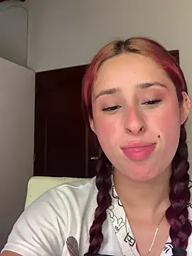 Snapshot of hannaa_brown chatting on March 20, 7:46 pm hannaa brown online show from March 20, 7:46 pm