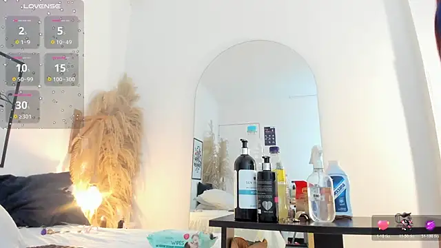 mia lourence online show from April 6, 2:07 pm