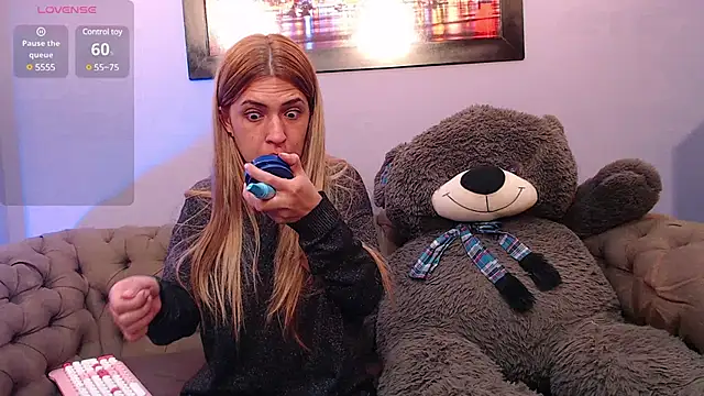 EvaaLovia1 online show from February 28, 1:25 pm