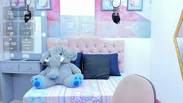 Snapshot of EvaaLovia1 chatting on March 3, 1:20 pm EvaaLovia1 online show from March 3, 1:20 pm