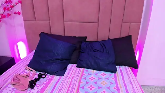 Snapshot of EvaaLovia1 chatting on March 11, 4:51 pm EvaaLovia1 online show from March 11, 4:51 pm