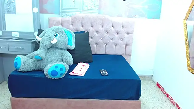 Snapshot of EvaaLovia1 chatting on March 21, 7:24 pm EvaaLovia1 online show from March 21, 7:24 pm