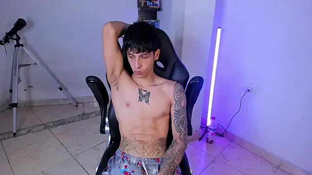 Snakebutterfly online show from January 7, 9:01 am