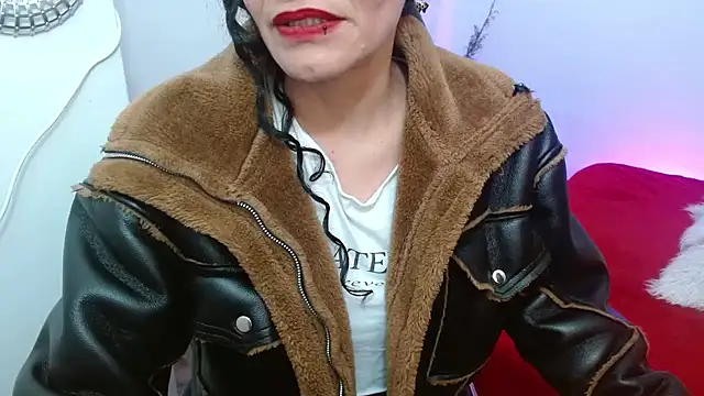 AlexandraJones  online show from February 15, 4:36 am